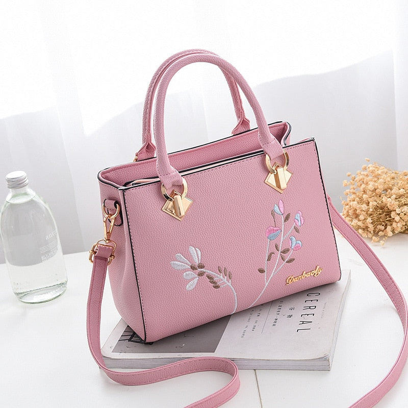 TRAVEASY 2022 New Women's Bag Female Leisure Style Atmosphere Fashion Female Bag Cross Body Bag Single Shoulder Bag Handbag